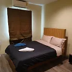 Comfy Townhouse At Best Location